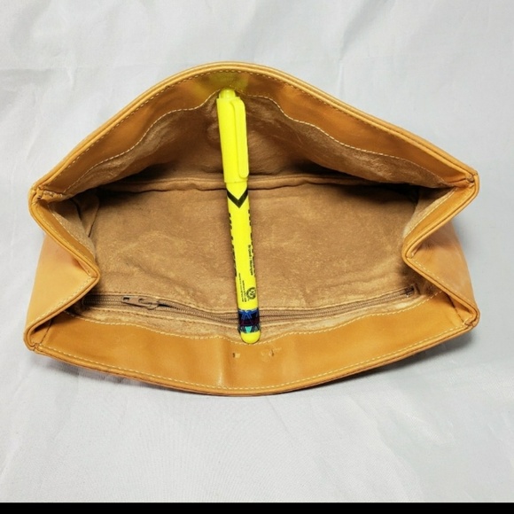 AUTHENTIC GUCCI REMNANTS - Picture 6 of 6